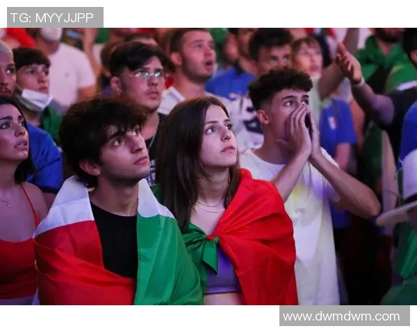 意大利足球明星的妻子们：她们背后的故事与生活点滴